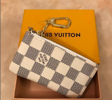 Load image into Gallery viewer, Paris Fashion Plaid style Designers Hommes Wallet Hommes Luxary bourse spécial Pu cuir court Petit Bif 869 Louis Vuitton Lv  chaud