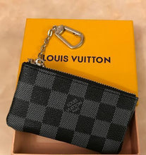 Load image into Gallery viewer, Paris Fashion Plaid style Designers Hommes Wallet Hommes Luxary bourse spécial Pu cuir court Petit Bif 869 Louis Vuitton Lv  chaud