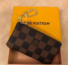 Load image into Gallery viewer, Paris Fashion Plaid style Designers Hommes Wallet Hommes Luxary bourse spécial Pu cuir court Petit Bif 869 Louis Vuitton Lv  chaud